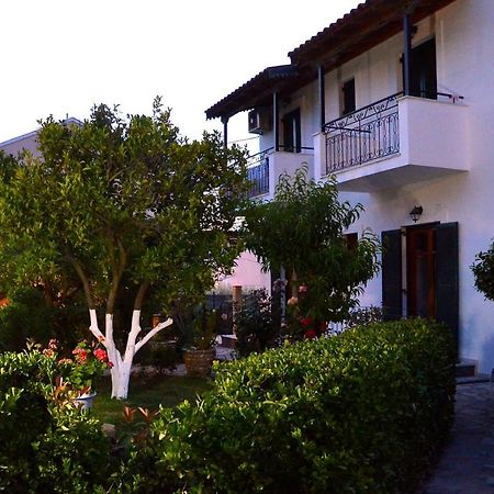 Kostas' Garden Apartment Roda  Exterior foto
