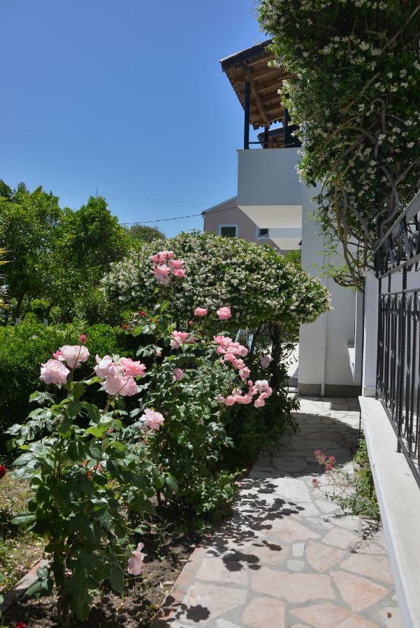 Kostas' Garden Apartment Roda  Exterior foto