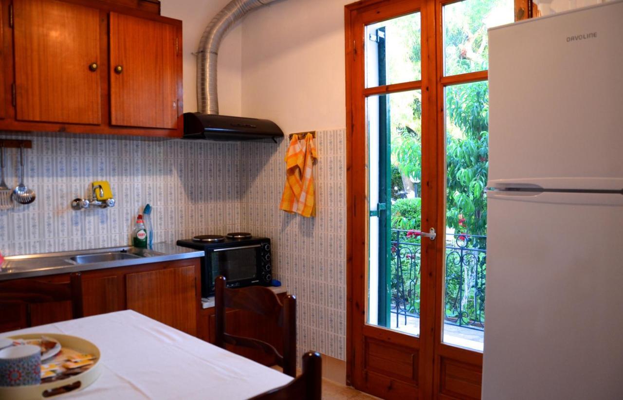 Kostas' Garden Apartment Roda  Exterior foto