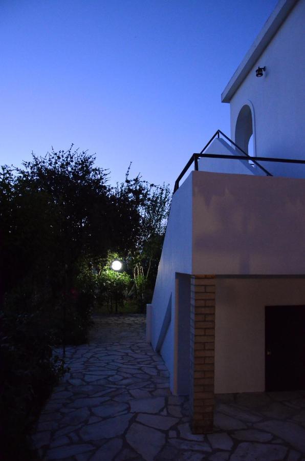 Kostas' Garden Apartment Roda  Exterior foto