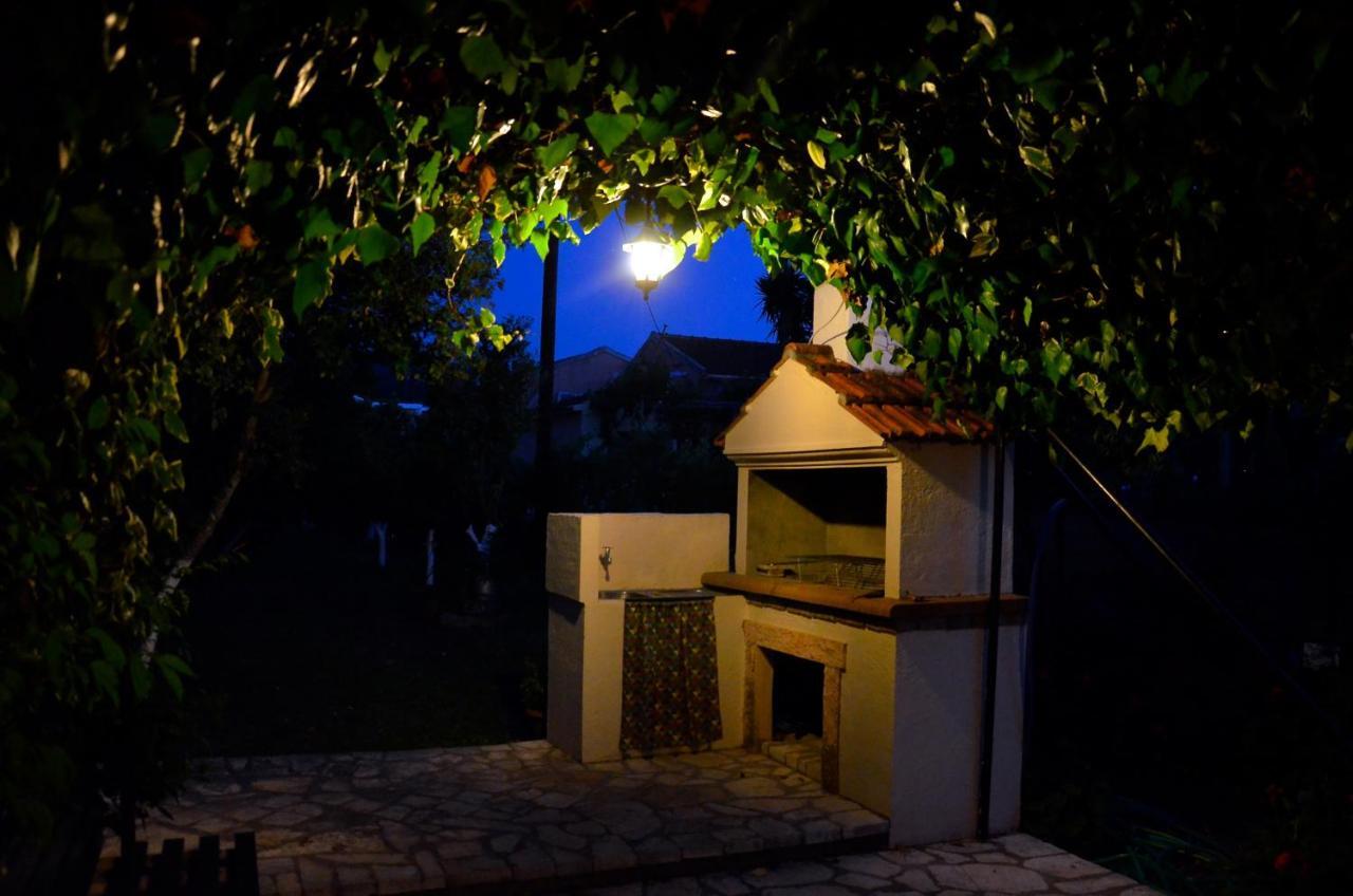 Kostas' Garden Apartment Roda  Exterior foto